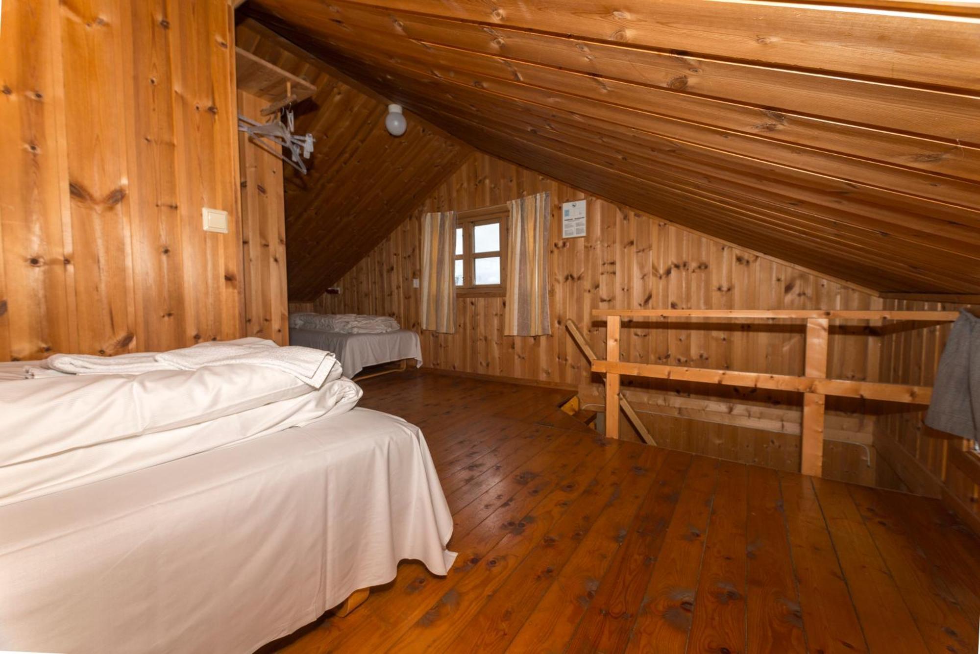 Statsbuene I Kabelvag Hotel Bagian luar foto