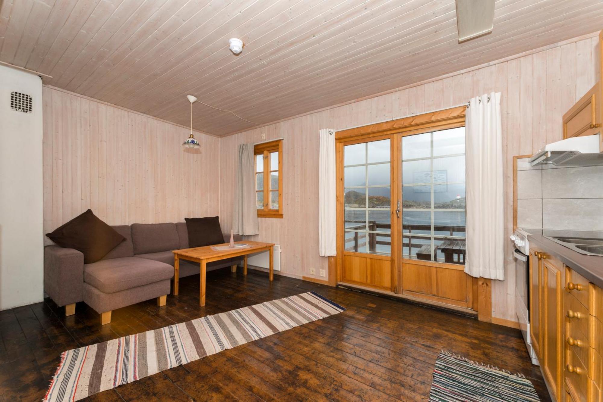 Statsbuene I Kabelvag Hotel Bagian luar foto