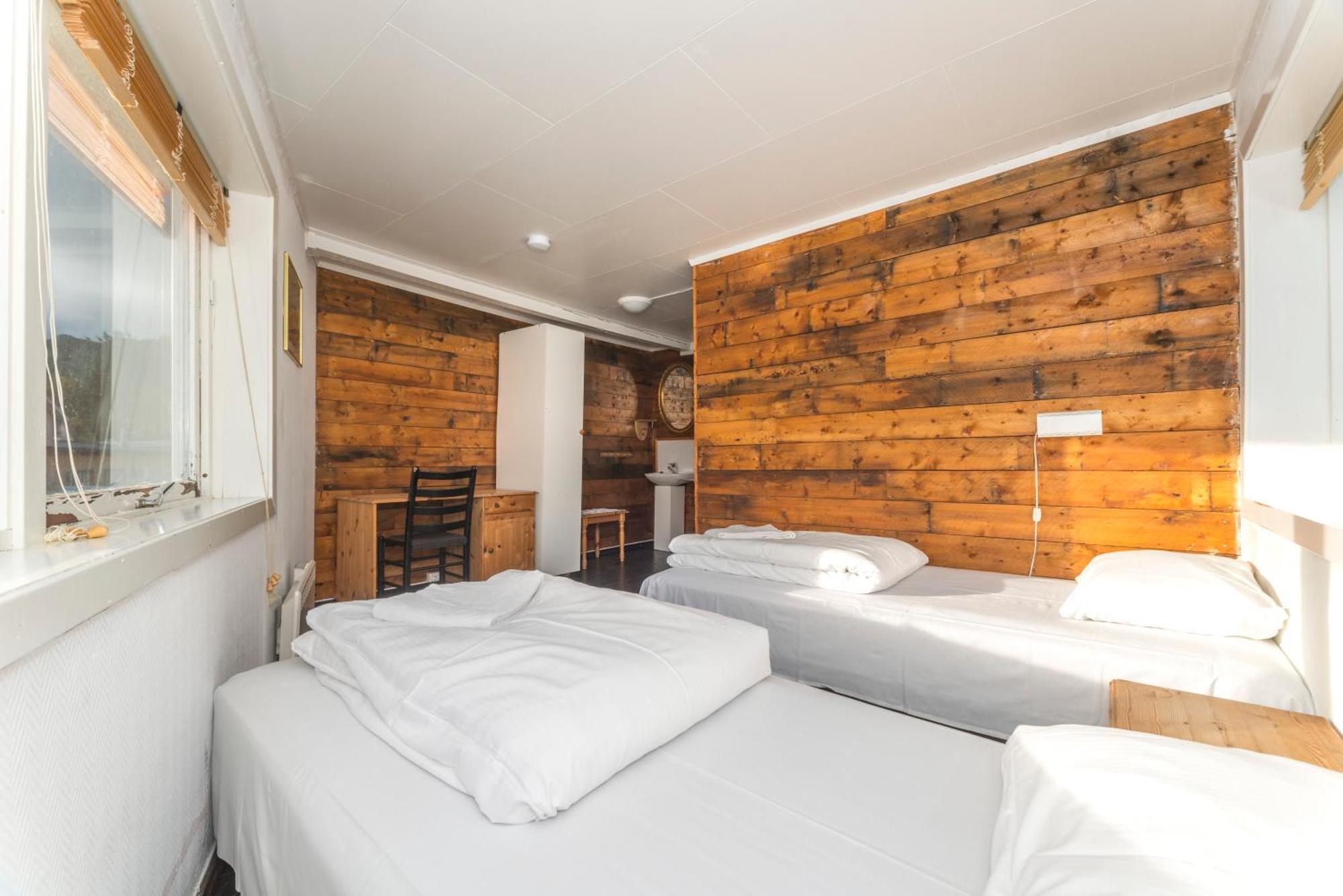 Statsbuene I Kabelvag Hotel Bagian luar foto